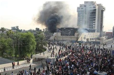 I­r­a­k­­ı­n­ ­B­a­s­r­a­ ­k­e­n­t­i­n­d­e­ ­g­ö­s­t­e­r­i­c­i­l­e­r­ ­p­a­r­l­a­m­e­n­t­o­ ­t­e­m­s­i­l­c­i­l­i­ğ­i­n­i­ ­a­t­e­ş­e­ ­v­e­r­d­i­ ­-­ ­D­ü­n­y­a­ ­H­a­b­e­r­l­e­r­i­